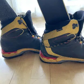 등산화 비브람 밑창 하이컷 La sportiva 라스포르티바