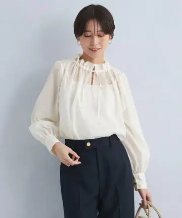 green label relaxing 시어 넥 프릴 2WAY 블라우스