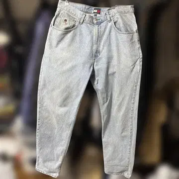 Tommy Hilfiger 라이트 블루 스트레이트 데님