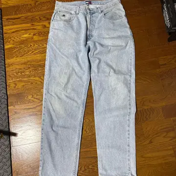 Tommy Hilfiger 라이트 블루 스트레이트 데님