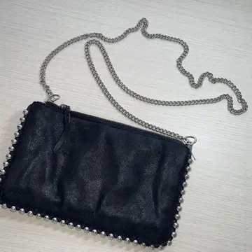 ZARA 메탈 스터드 장식 블랙 숄더백