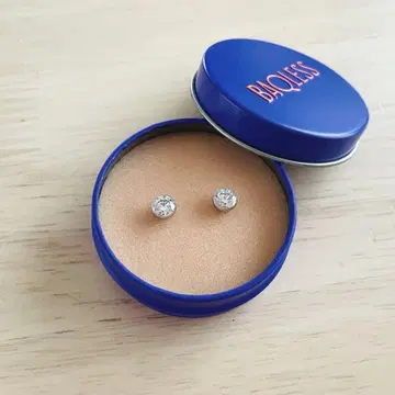 새상품 BAQLESS 백리스 큐빅 지르코니아 약 5mm 스터드 귀걸이