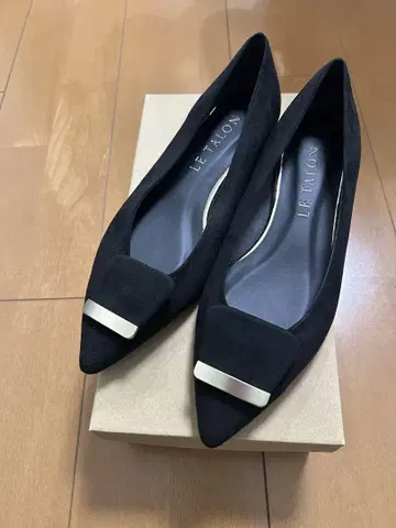 LE TALON 블랙 플랫슈즈