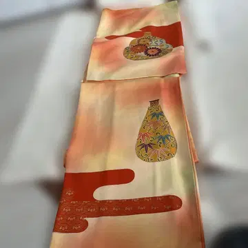 호몬기 츠케사게 오렌지와 크림 그라데이션 바탕에 꽃무늬 항아리 패턴