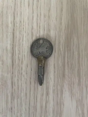 톰색스 Tom Sachs 쿼터 스크류 목걸이