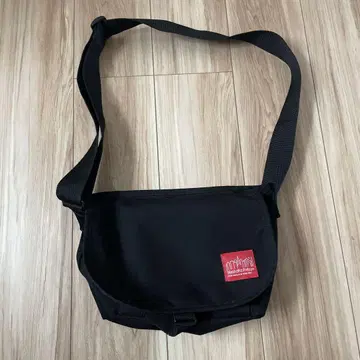 메신저 백 블랙 빨간색 안쪽