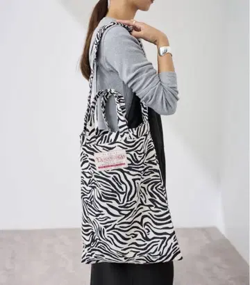 YA GOOD IDEAS BIG TAG FABRIC TOTE 프레임워크