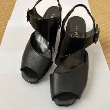 Dona Miss 블랙 오픈토 샌들