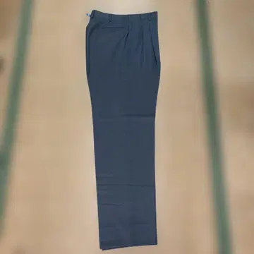 다크 그레이 플리츠 슬랙스