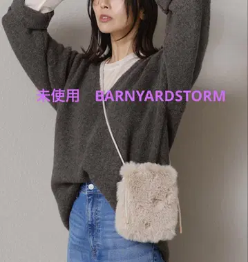 미사용 모바일 퍼 숄더 BARNYARDSTORM 라이트 베이지