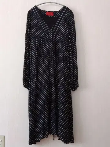 somari 블랙 화이트 도트 긴팔 원피스