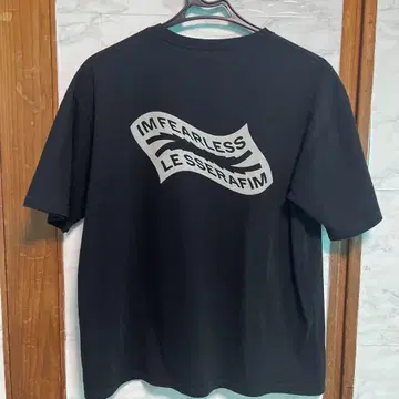 LESSERAFIM FEARNADA 티셔츠