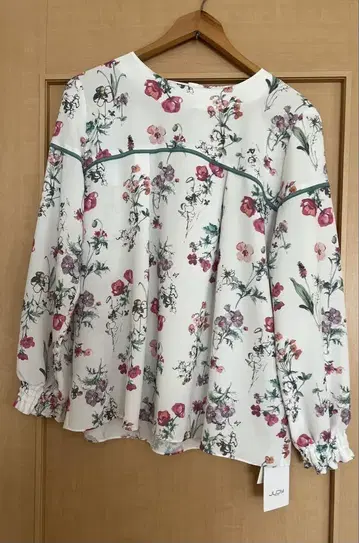JUDY COLLECTION 꽃무늬 긴팔 블라우스 미사용 사이즈 40