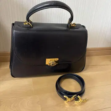 블랙 핸드백 숄더 스트랩 포함 BALLY