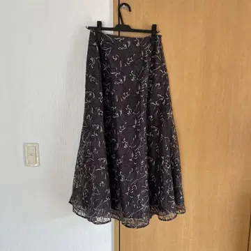 플레어 롱 스커트 꽃무늬 블랙