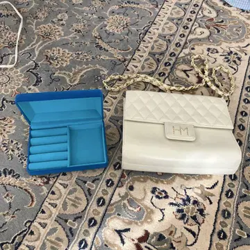 HM 체인 숄더백과 주얼리 케이스