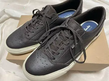 Clarks 가죽 스니커즈 다크 브라운