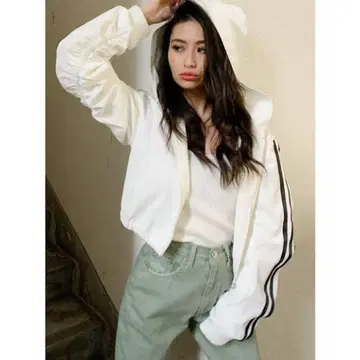 GYDA 라인 숏 블루종 화이트