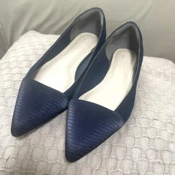 포인티드 절개 플랫 펌프스 23.0cm