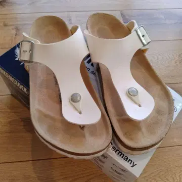 BIRKENSTOCK 화이트 플립플랍 39