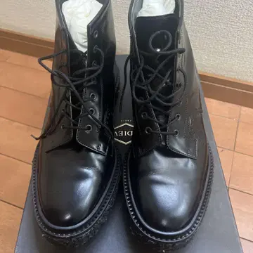 ADIEU 블랙 가죽 하이컷 부츠