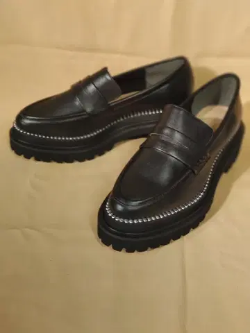 블랙 통굽 로퍼 미사용 새상품