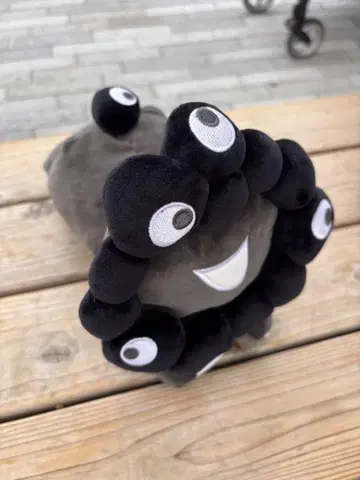 블랙 미야쿠 M 사이즈 기는 봉제 인형