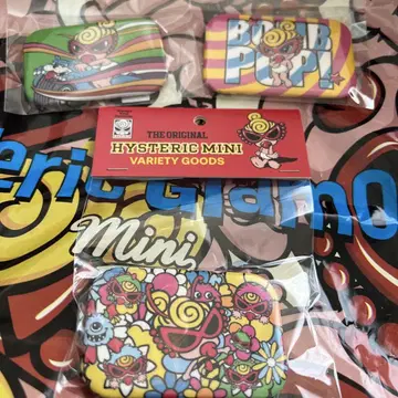 HYSTERIC MINI 배지 3개 세트