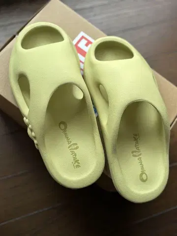 무라카미 다카시 SURIPPA OHANA 샌들