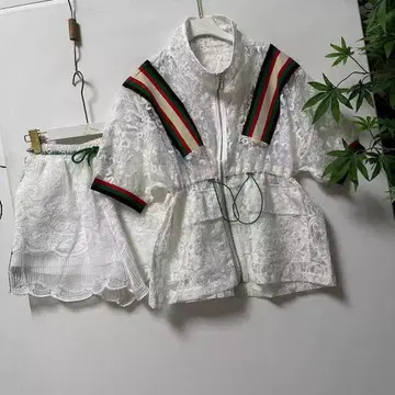 화이트 레이스 셋업 ( 숏팬츠 포함 )