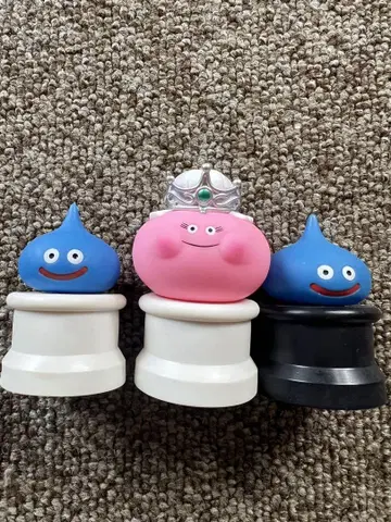슬라임 피규어 3개 세트 왕관 포함