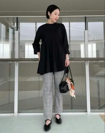 미러웬 뒷밴딩 센터 프레스 테이퍼드 팬츠