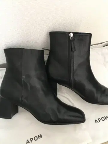 블랙 가죽 부티 지퍼 포함