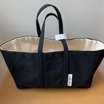 ARTE POVERA 알테포베라 블랙 린넨 BOX 토트 M