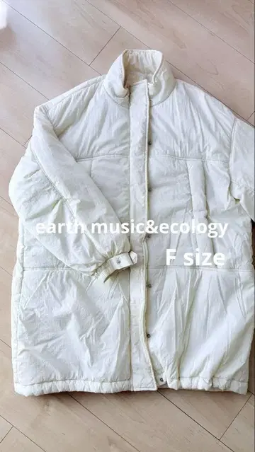 아이보리 다운 자켓