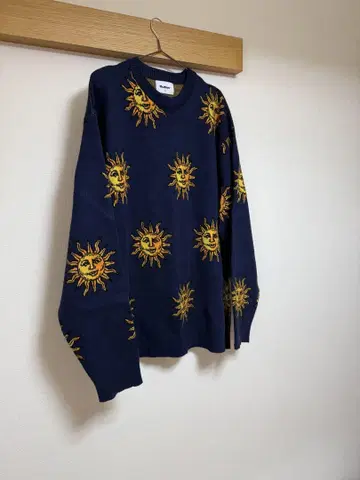 Buttre goods 니트 스웨터 네이비