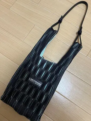 LASTFRAME/라스트프레임 백 블랙 라이트 블루