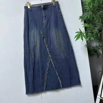 프린지 장식 다크 블루 데님 스커트