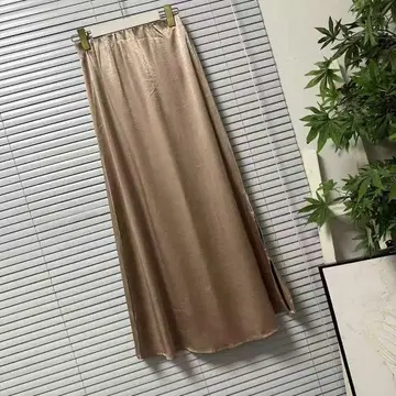 베이지 새틴풍 롱 스커트