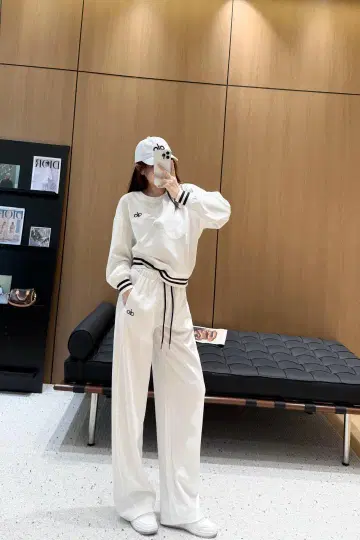 ALO 화이트 스포츠 세트