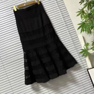 레이스 디테일 플레어 롱 스커트 블랙