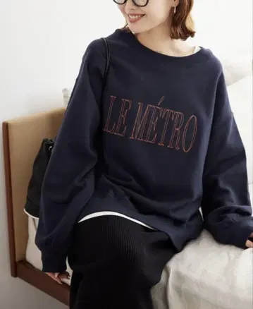 SLOBE IENA LE METRO 맨투맨