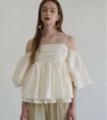 Acka. 2024 오리지널 상의 puffy gather blouse