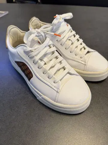 산토니 santoni 인트레 화이트 가죽 스니커즈 5.5