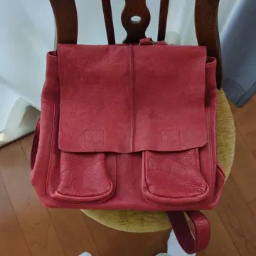 천연 가죽 빨간색 플랩 백팩