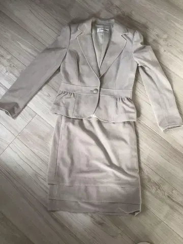 Style com 베이지 스커트 셋업