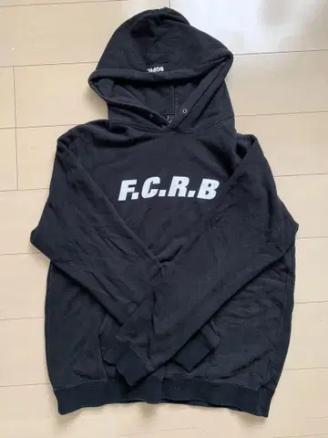 F.C.R.B. 블랙 후드 부착 후드티