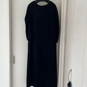 운디치노베 7부 소매 저리 소재 롱 원피스 블랙