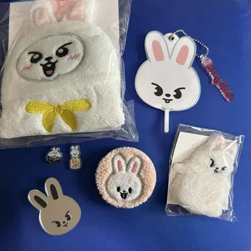 straykids 리노 타월 거울 자수 캔뱃지 부채 키링