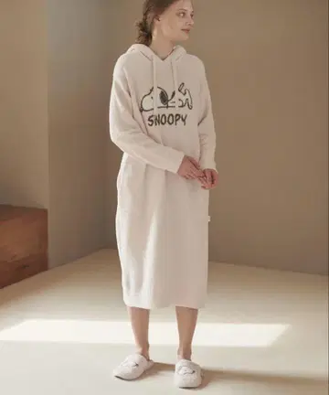 새상품 [ 젤라또피케 ] 스누피 후드 부착 롱 원피스 핑크